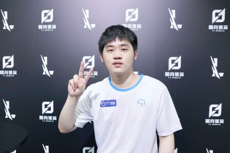 种背景下迎 种背景下迎